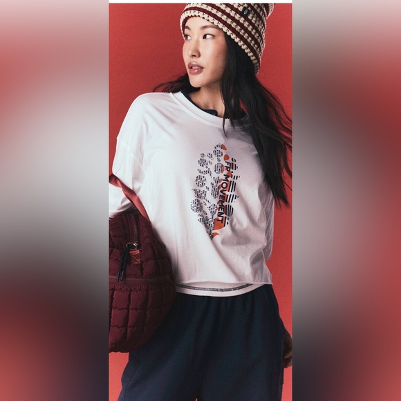 NWT FREE PEOPLE MOVEMENT INSPIRE LOGO TEE - Picture 1 of 3